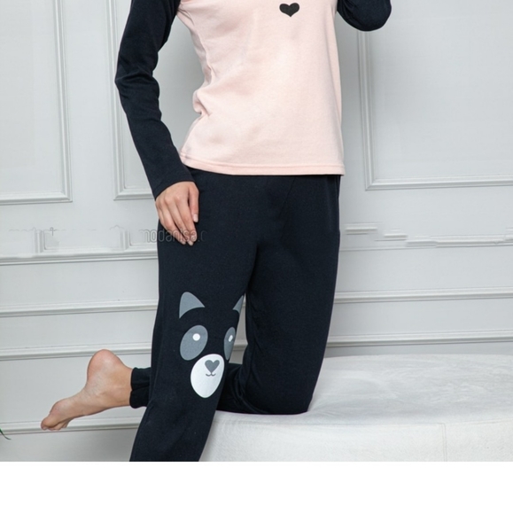 Clothes - Picture 3 of 3